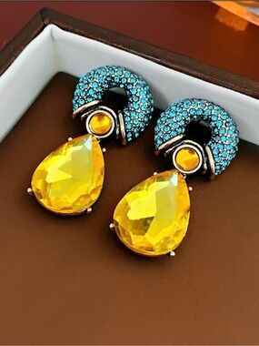 2395 - 112 Vintage Style Amber Yellow Teardrop Dangle Earrings Antique Teal Rhin